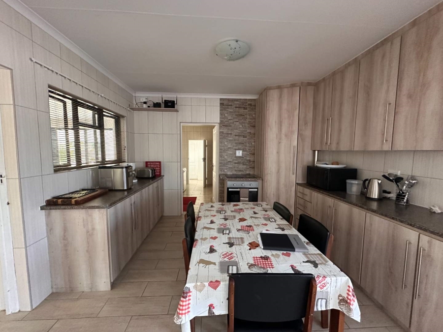 5 Bedroom Property for Sale in Fraaiuitsig Western Cape